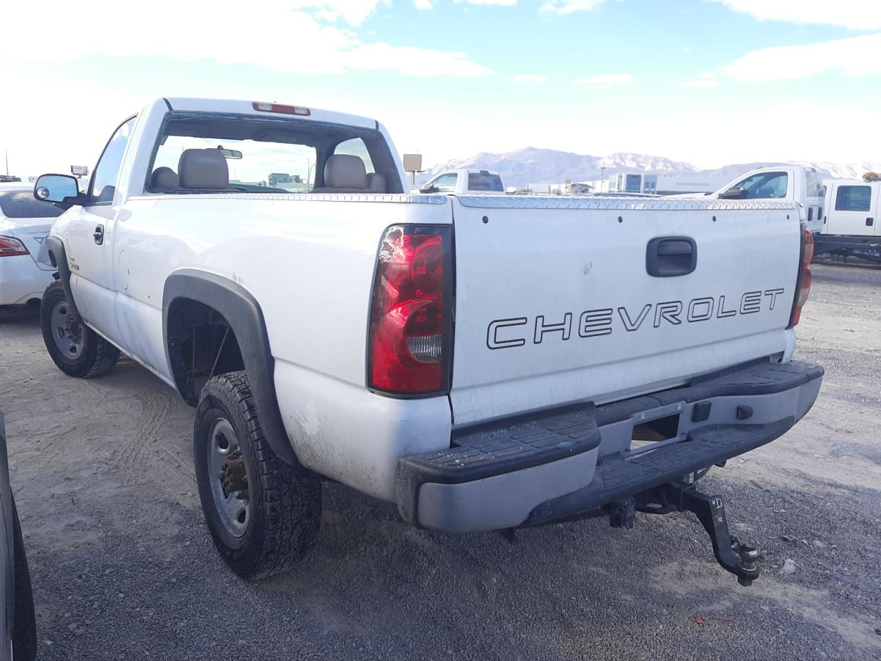 Photo 3 from auction – 2006 CHEVROLET SILVERADO with VIN 1GCHC24D56E222581