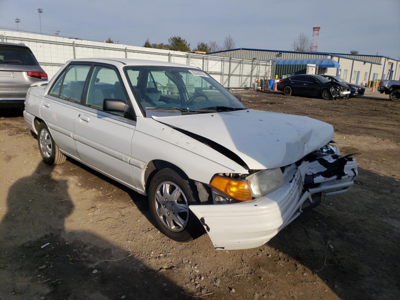 Photo 1 from auction – 1995 FORD ESCORT LX with VIN 3FASP13J7SR211820