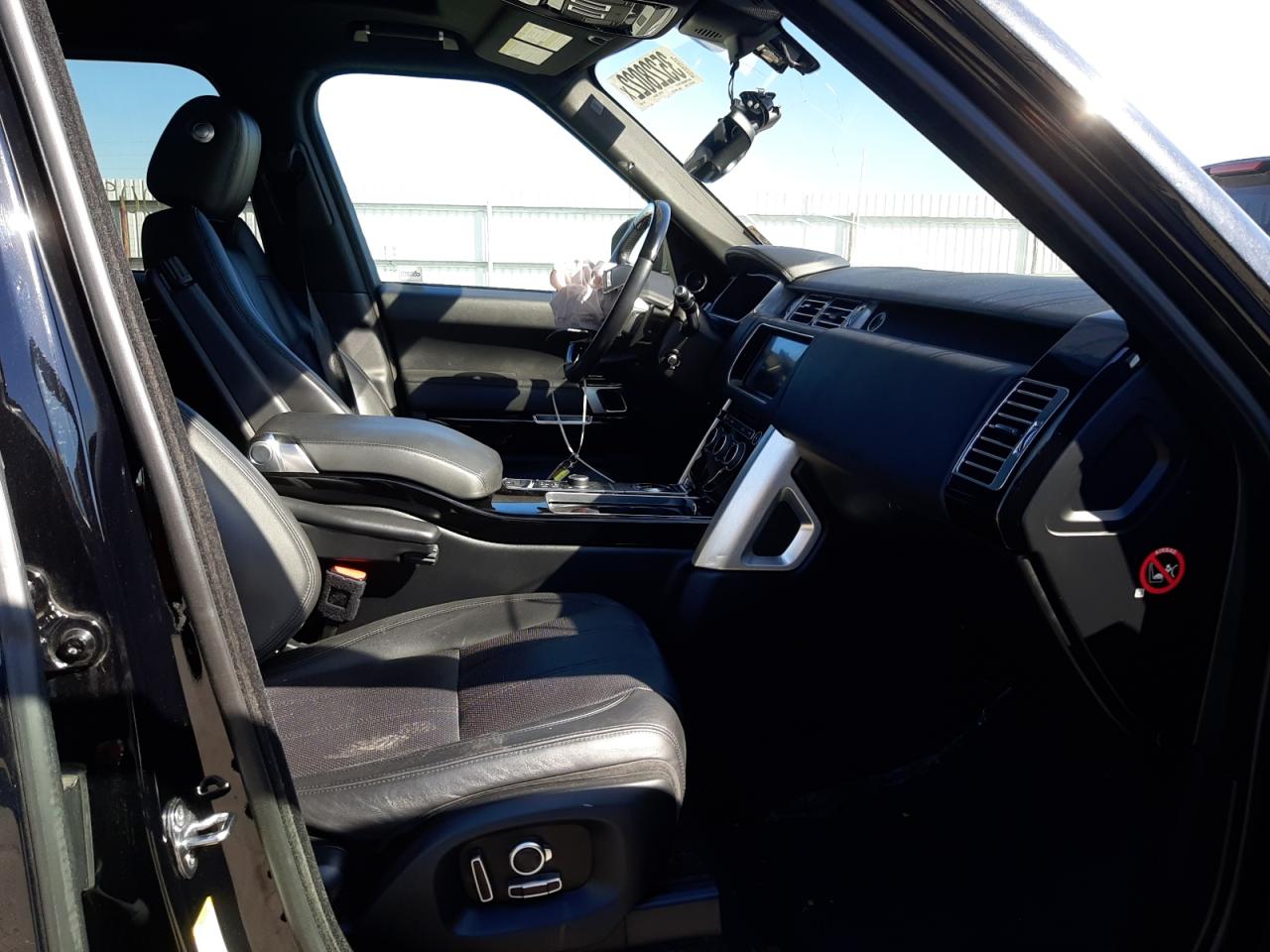 Photo 5 from auction – 2017 LAND ROVER RANGE ROVE with VIN SALGS2FK3HA351559