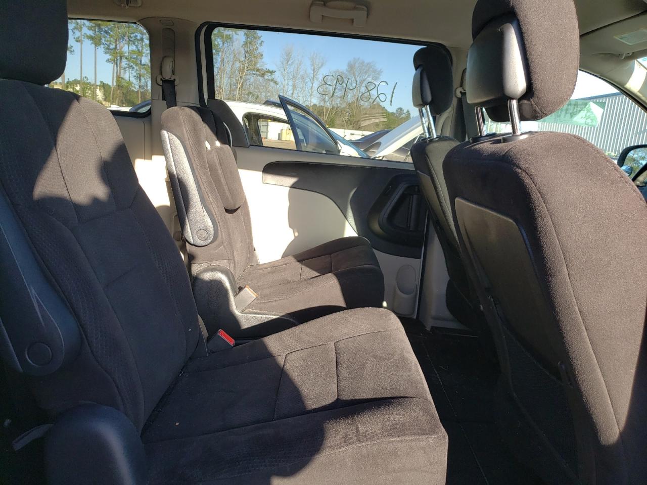 Photo 6 from auction – 2011 DODGE GRAND CARA with VIN 2D4RN4DGXBR625153
