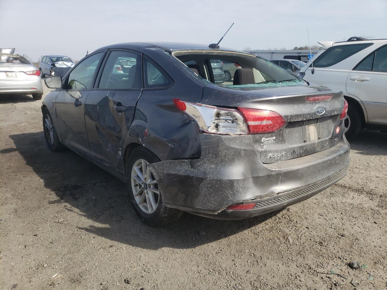 Zdjęcie 3 z aukcji – 2018 FORD FOCUS SE z VIN 1FADP3F20JL315619