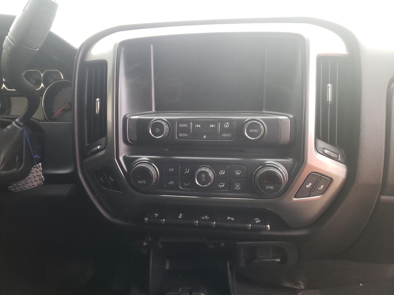 Photo 9 from auction – 2018 CHEVROLET SILVERADO with VIN 3GCUKREC4JG493519