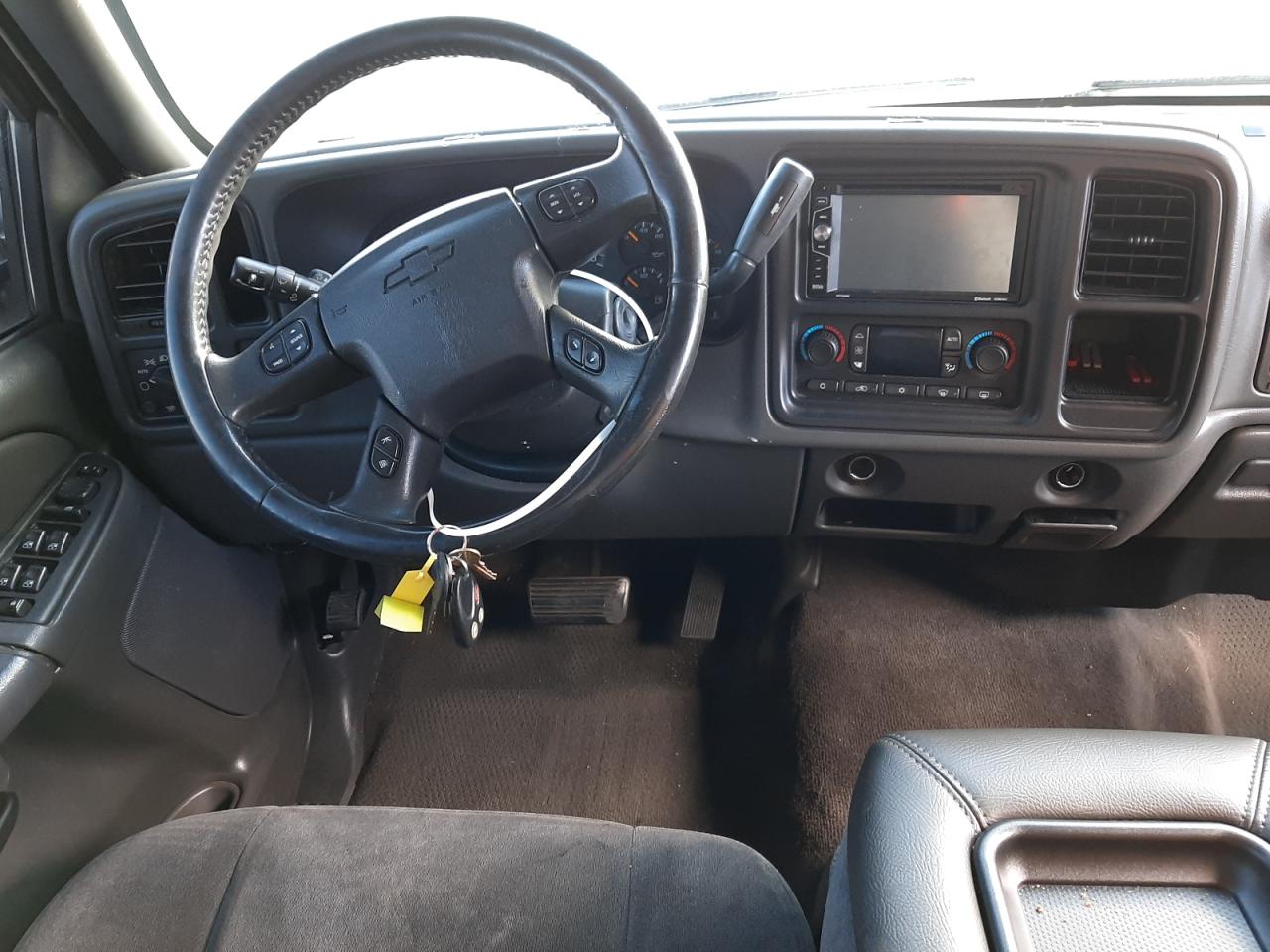 Photo 9 from auction – 2006 CHEVROLET SILVERADO with VIN 2GCEC13TX61140191