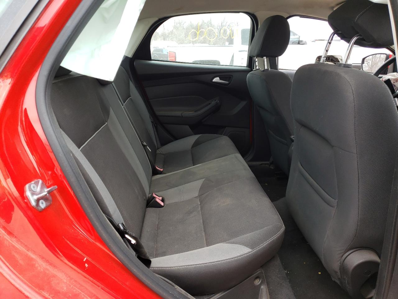 Photo 6 from auction – 2014 FORD FOCUS SE with VIN 1FADP3F2XEL265446
