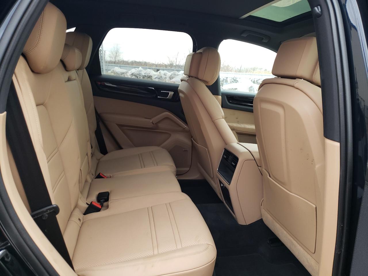 Photo 6 from auction – 2021 PORSCHE CAYENNE with VIN WP1AA2AY6MDA02589