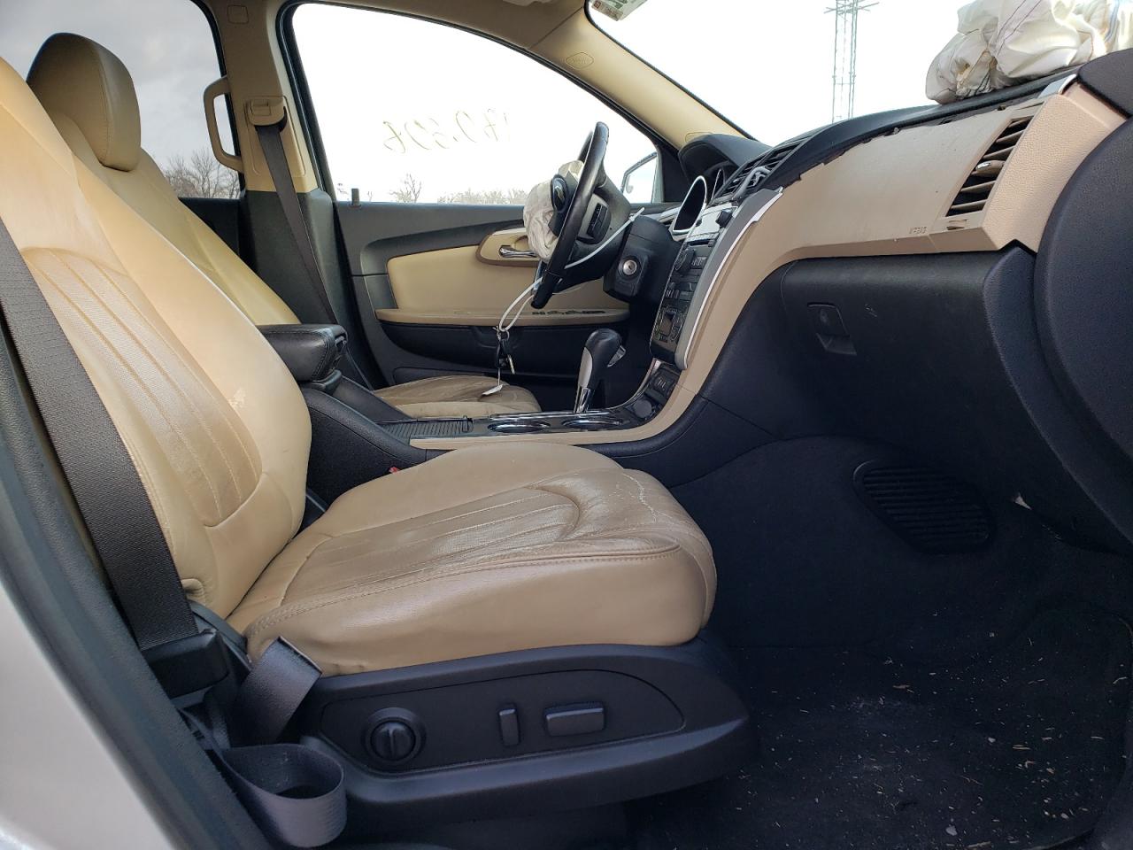 Photo 5 from auction – 2012 CHEVROLET TRAVERSE L with VIN 1GNKVLED5CJ106201