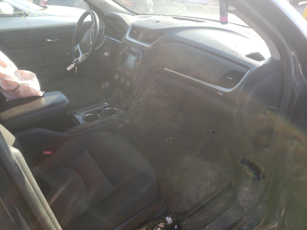 Photo 5 from auction – 2017 CHEVROLET TRAVERSE L with VIN 1GNKVGKD9HJ123926