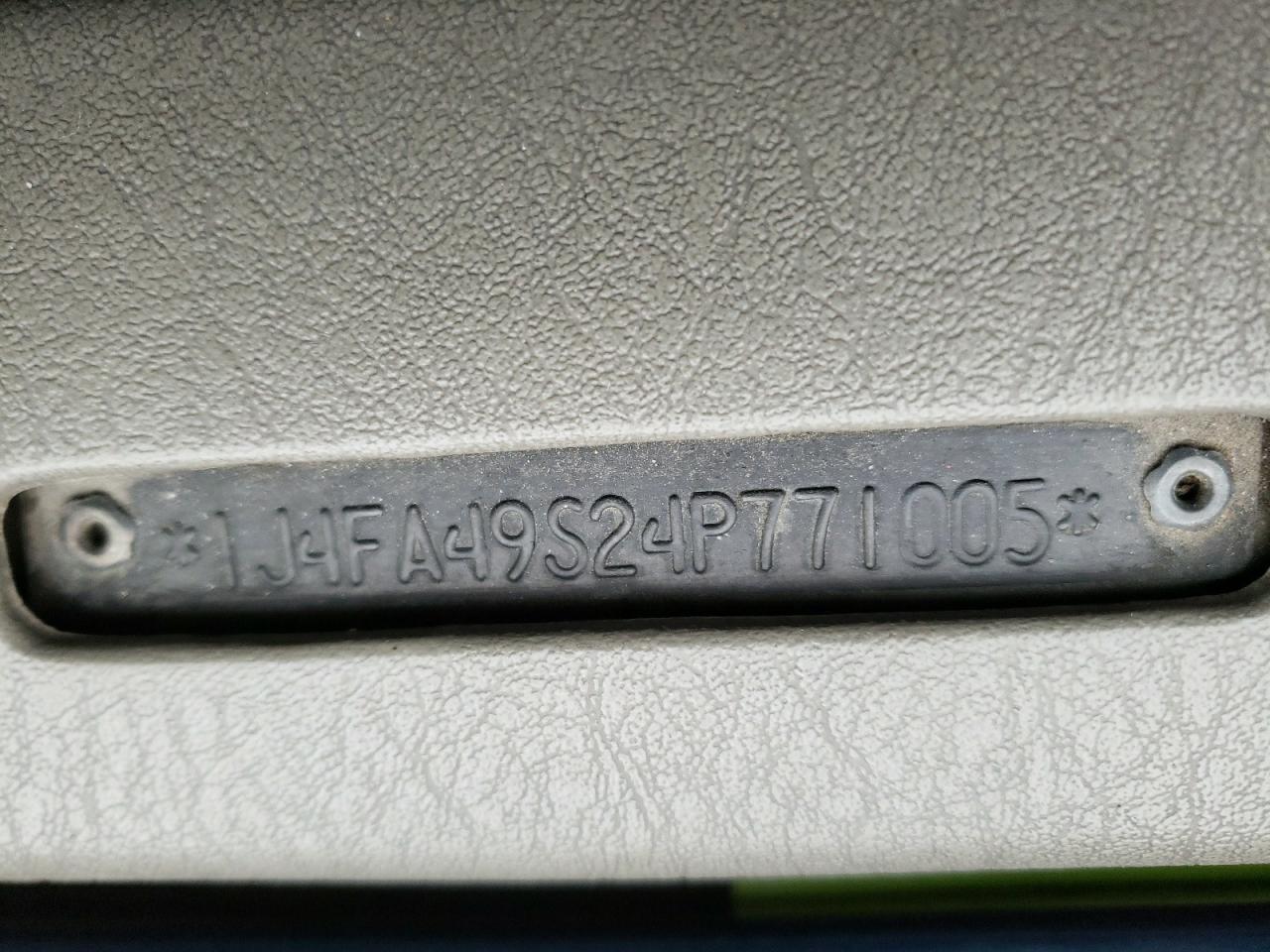 Photo 10 from auction – 2004 JEEP WRANGLER / with VIN 1J4FA49S24P771005