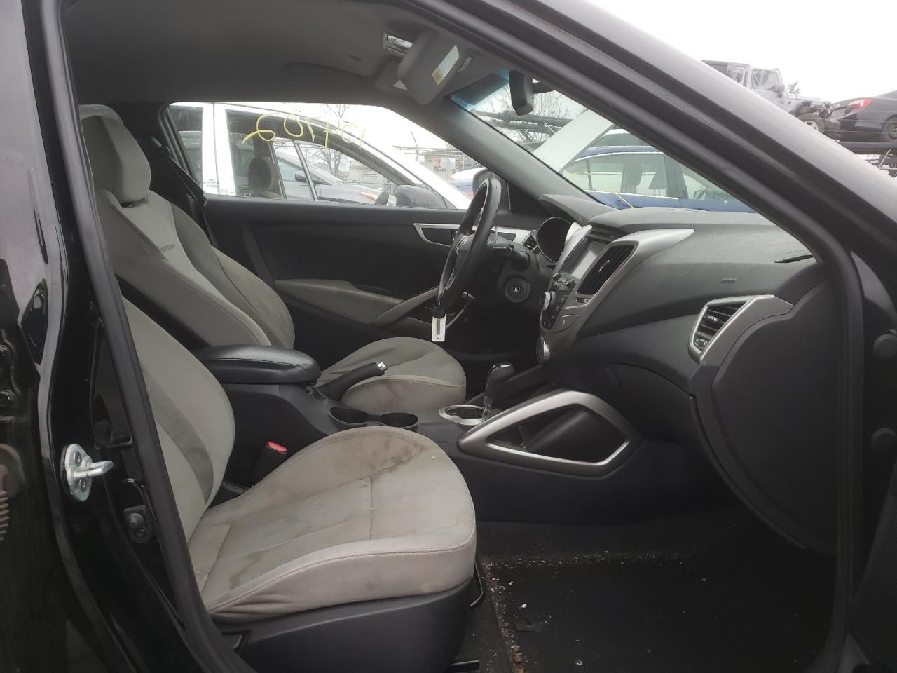Photo 5 from auction – 2013 HYUNDAI VELOSTER with VIN KMHTC6AD3DU087282