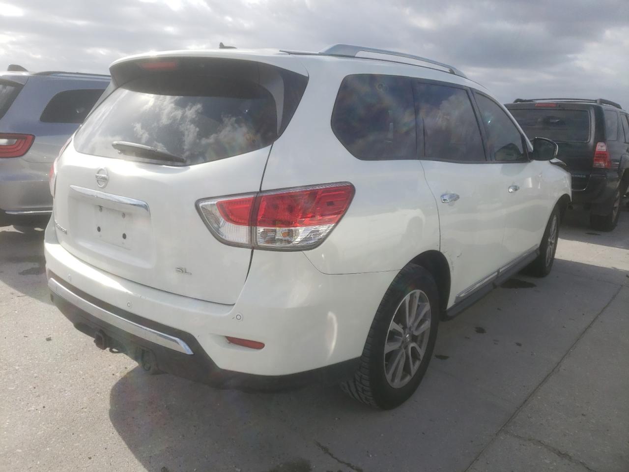 Photo 4 from auction – 2014 NISSAN PATHFINDER with VIN 5N1AR2MN4EC646834
