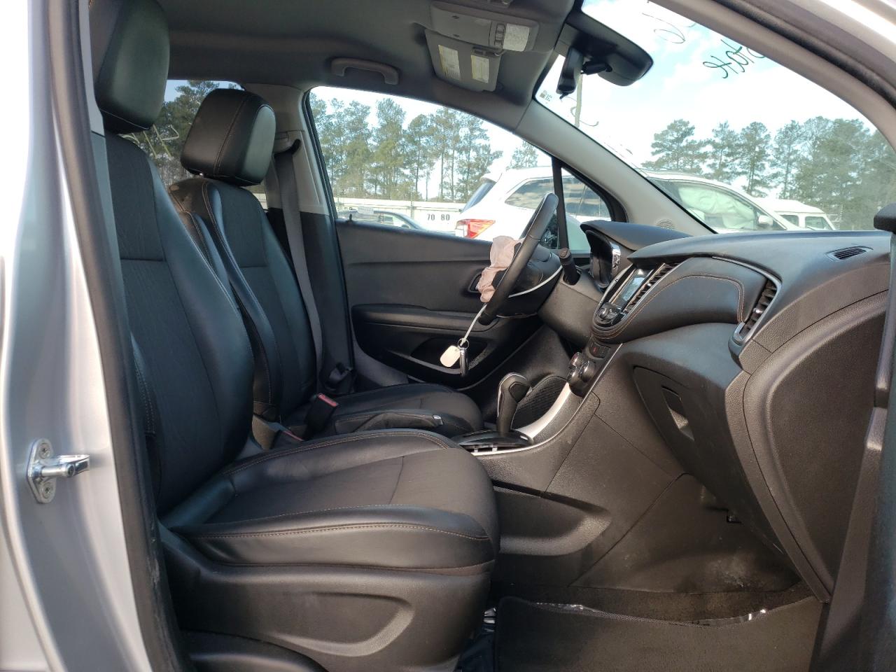 Photo 5 from auction – 2019 CHEVROLET TRAX 1LT with VIN KL7CJLSBXKB962000