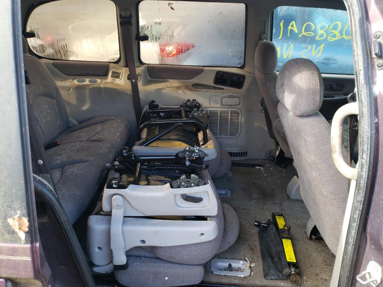Photo 6 from auction – 1997 NISSAN QUEST XE with VIN 4N2DN1114VD842269