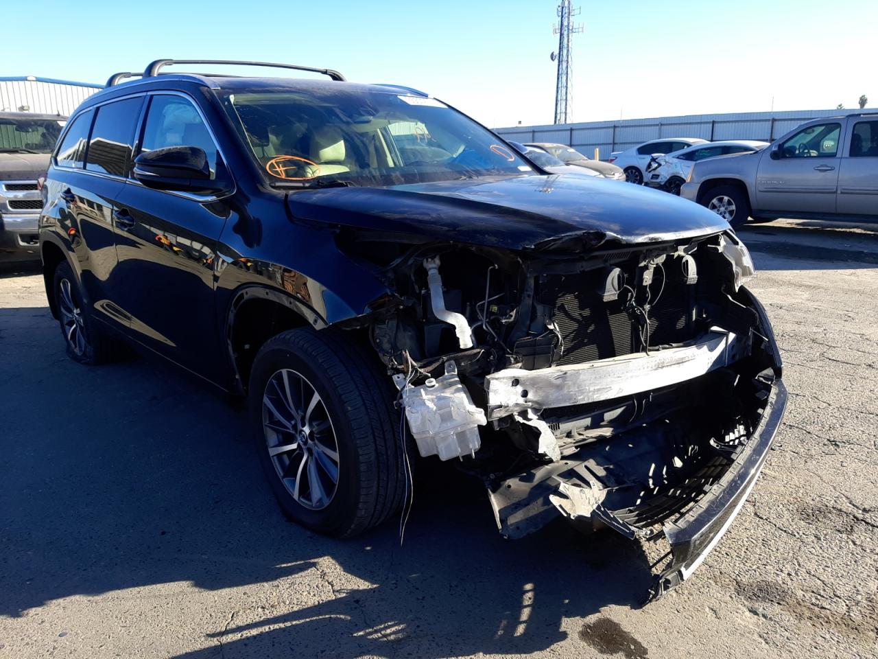 TOYOTA HIGHLANDER 2017 con VIN 5TDKZRFH6HS514847 - Foto de la subasta