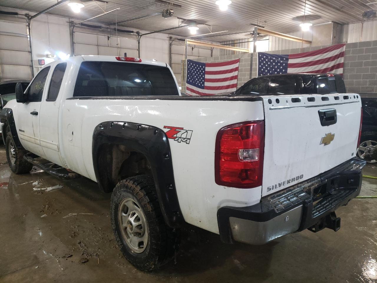 Photo 3 from auction – 2011 CHEVROLET SILVERADO with VIN 1GC5K0CG7BZ440563