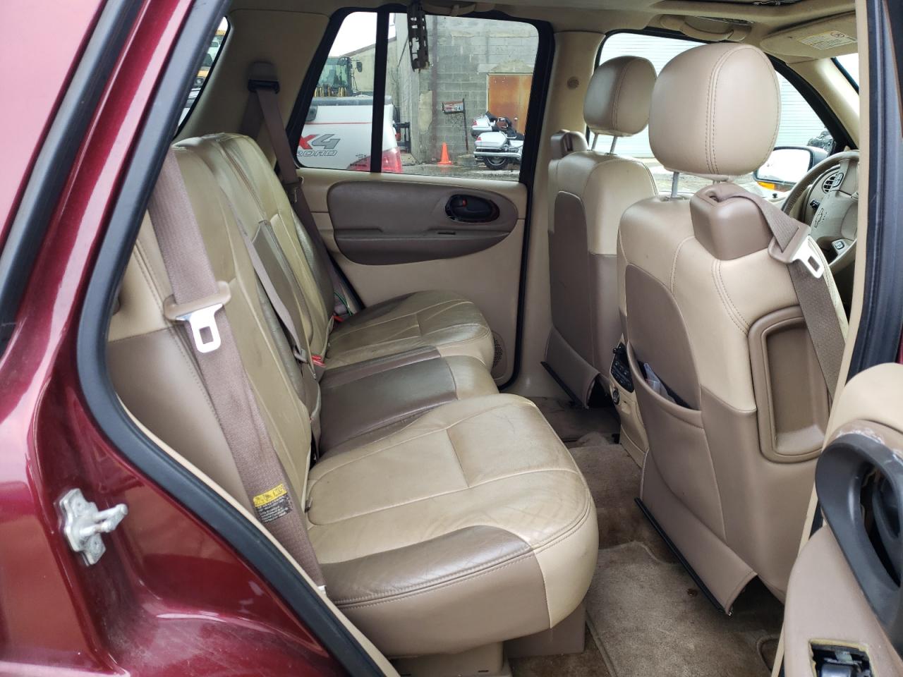 Photo 6 from auction – 2004 CHEVROLET TRAILBLAZE with VIN 1GNDT13S742385389