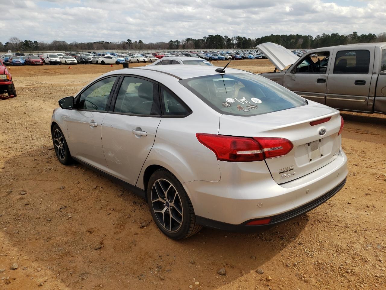 Zdjęcie 3 z aukcji – 2017 FORD FOCUS SEL z VIN 1FADP3H29HL342096