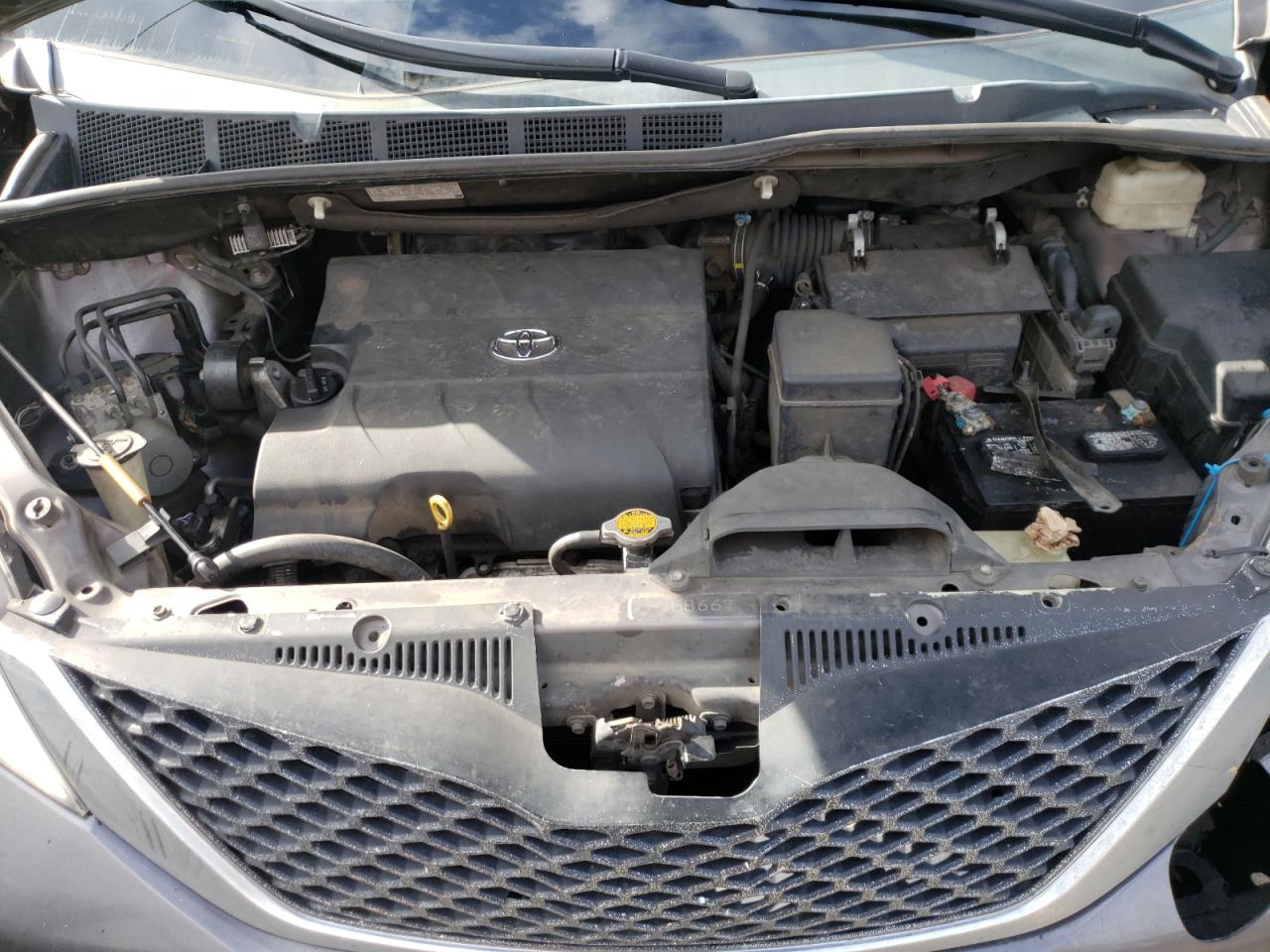 Photo 7 from auction – 2013 TOYOTA SIENNA LE with VIN 5TDKK3DC8DS353243