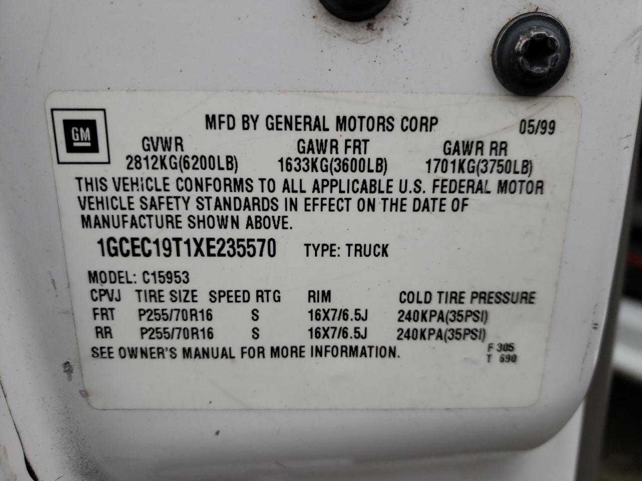 Photo 10 from auction – 1999 CHEVROLET SILVERADO with VIN 1GCEC19T1XE235570