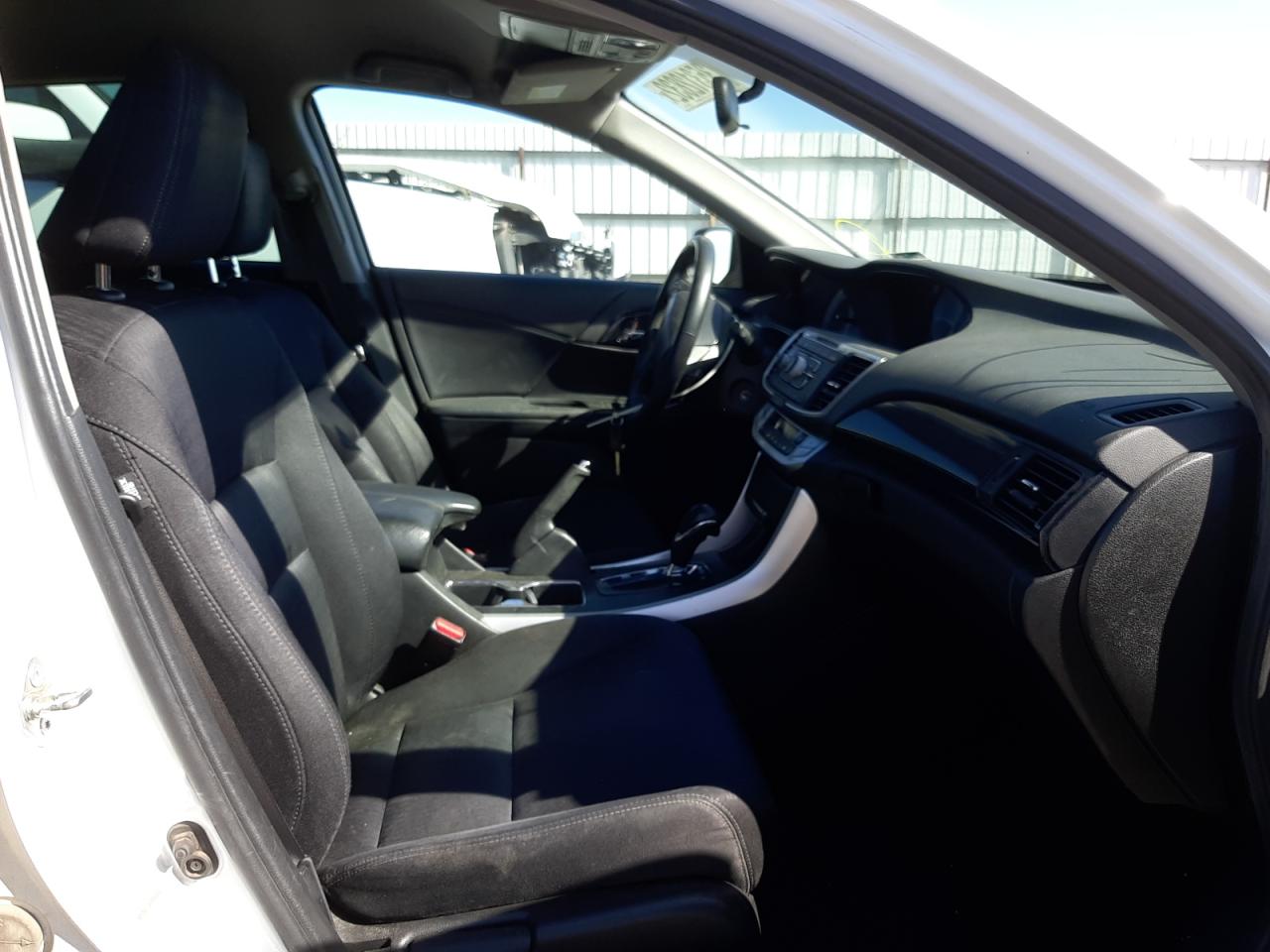 Photo 5 from auction – 2015 HONDA ACCORD SPO with VIN 1HGCR2F54FA022847