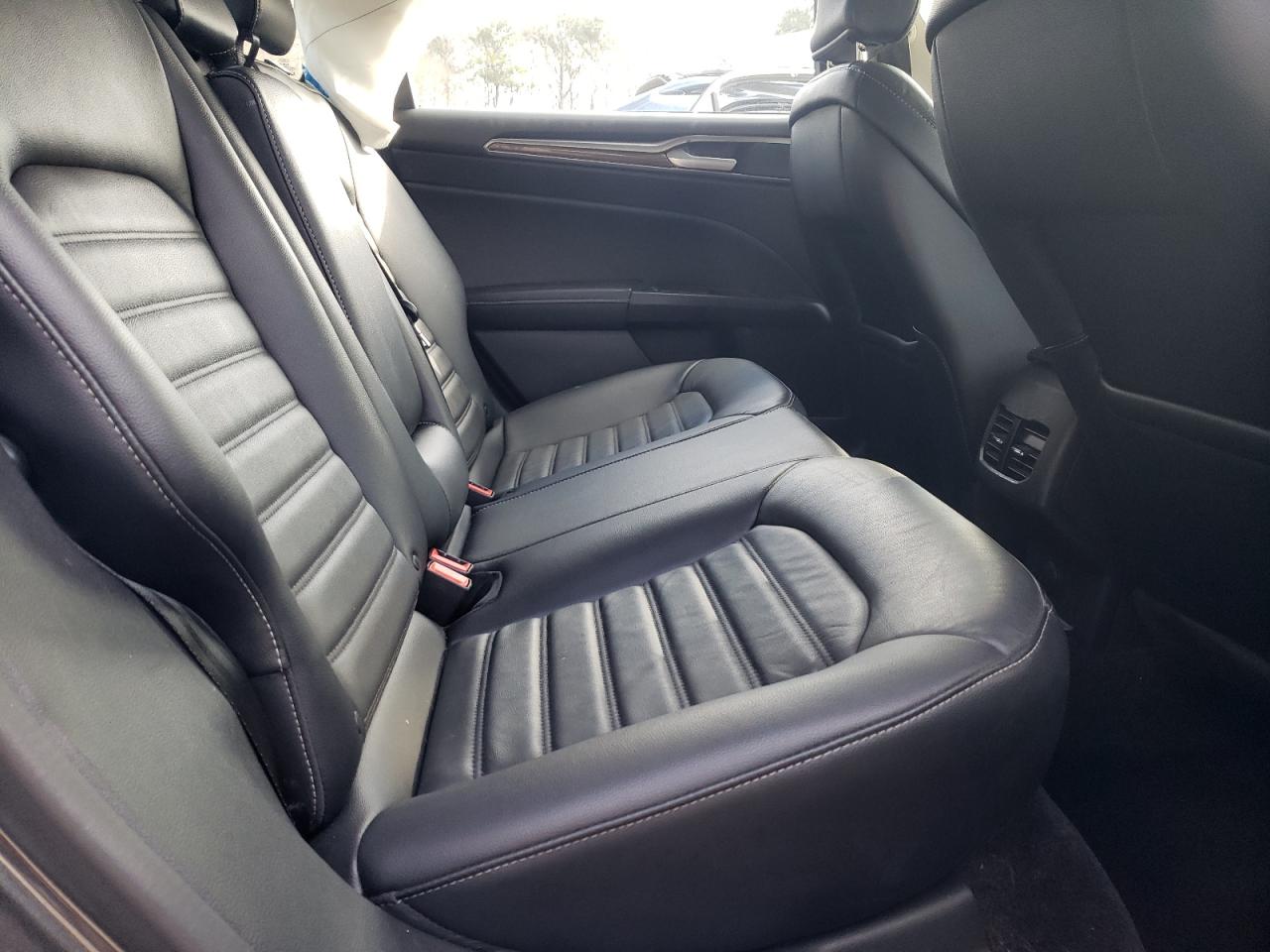 Photo 6 from auction – 2017 FORD FUSION SE with VIN 3FA6P0HD0HR405676