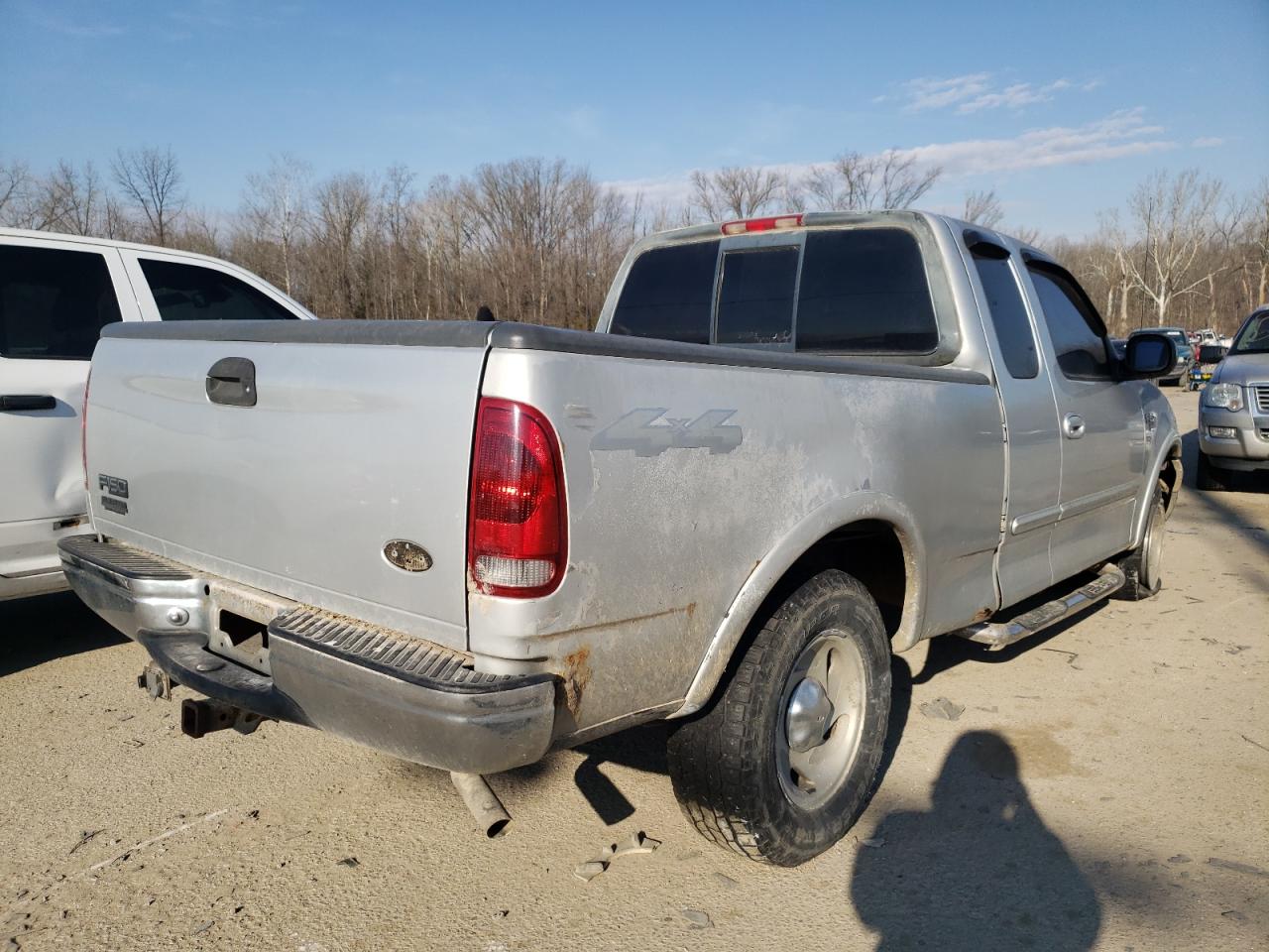 Photo 4 from auction – 2001 FORD F150 with VIN 1FTRX18L31NB87777