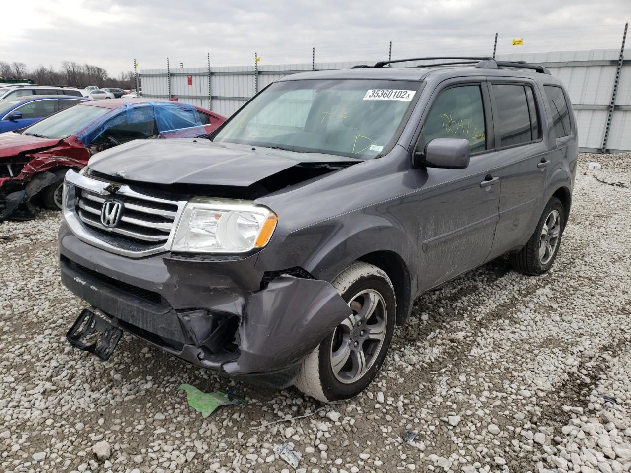 Photo 2 from auction – 2015 HONDA PILOT SE with VIN 5FNYF4H35FB069199