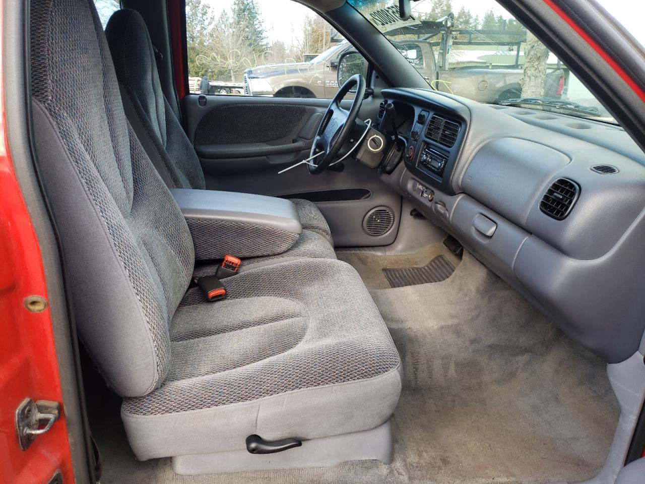 Photo 5 from auction – 1998 DODGE DAKOTA with VIN 1B7GL22X1WS749057
