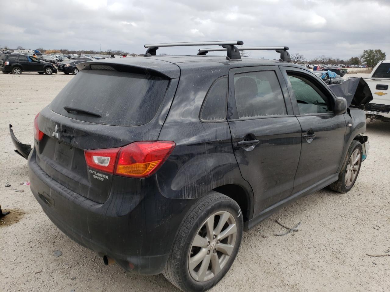 Photo 4 from auction – 2014 MITSUBISHI OUTLANDER with VIN 4A4AP3AU2EE020076