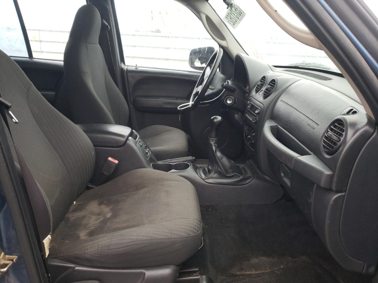 Photo 5 from auction – 2004 JEEP LIBERTY SP with VIN 1J4FK48144W202863