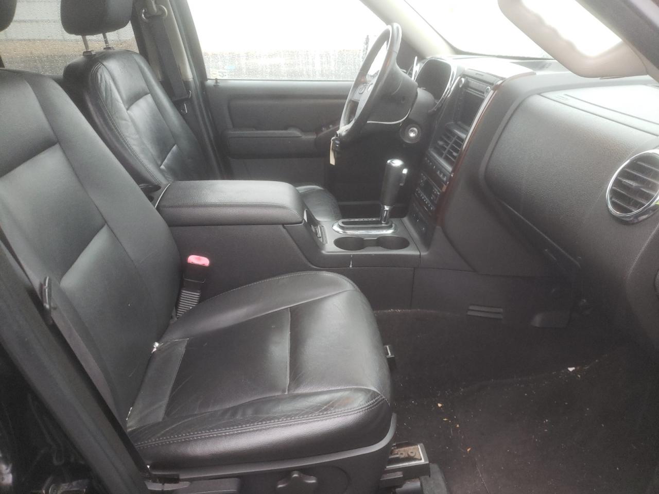 Photo 5 from auction – 2008 FORD EXPLORER L with VIN 1FMEU75808UA08116