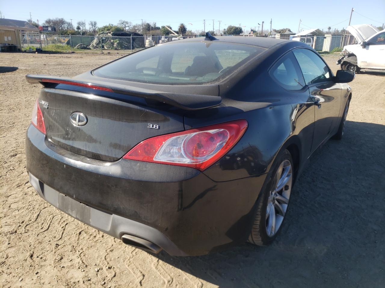 Photo 4 from auction – 2012 HYUNDAI GENESIS CO with VIN KMHHU6KH5CU075220