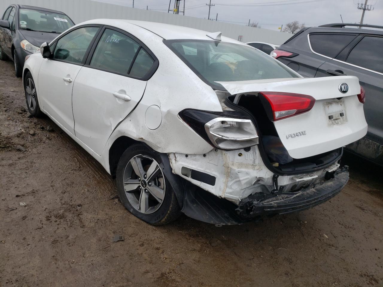 Photo 3 from auction – 2018 KIA FORTE LX with VIN 3KPFL4A70JE253039