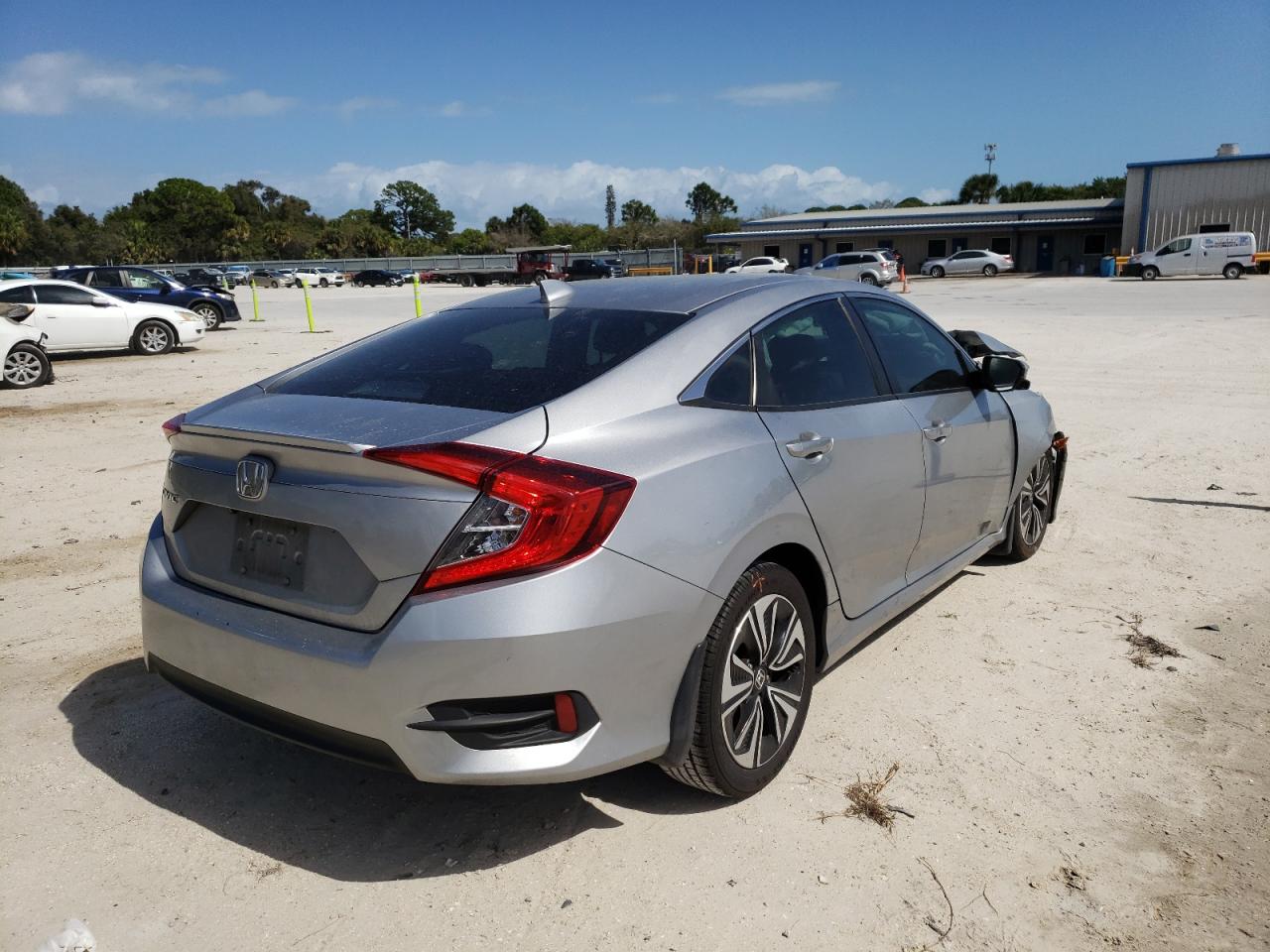 Photo 4 from auction – 2016 HONDA CIVIC EX with VIN 19XFC1F32GE044687