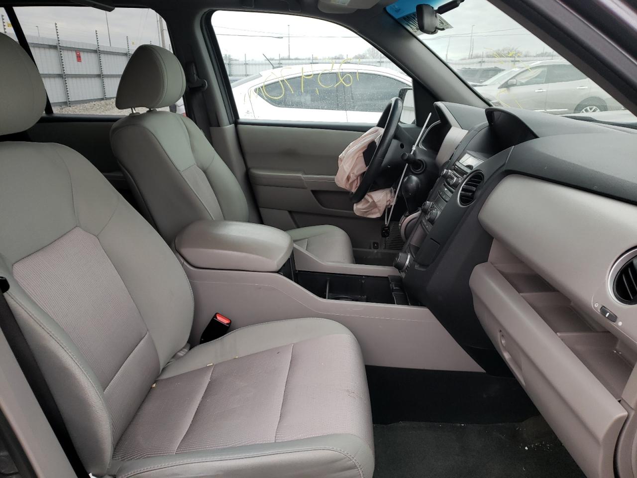 Photo 5 from auction – 2015 HONDA PILOT SE with VIN 5FNYF4H35FB069199