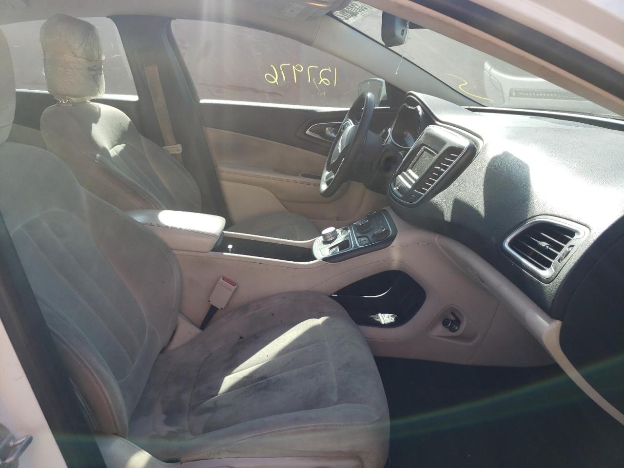 Photo 5 from auction – 2015 CHRYSLER 200 LIMITE with VIN 1C3CCCAB1FN696650