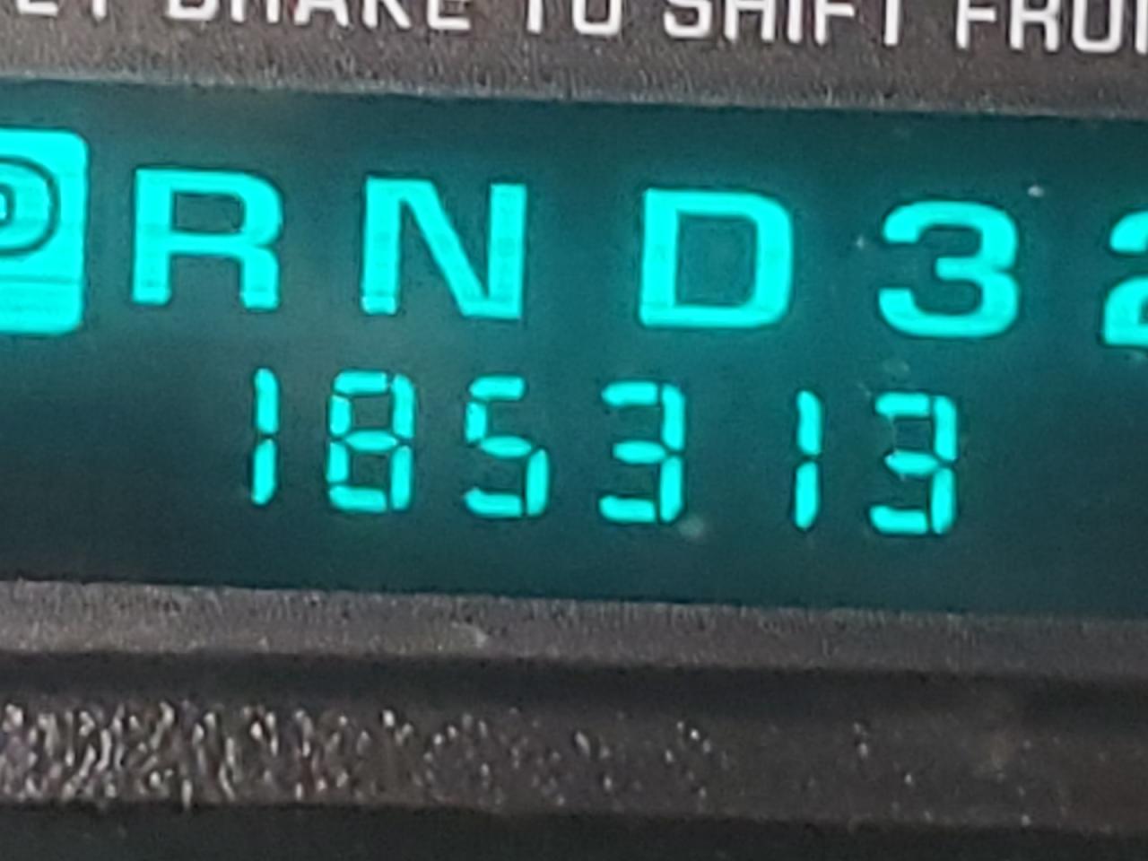 Photo 8 from auction – 1999 CHEVROLET SILVERADO with VIN 1GCEC19T1XE235570