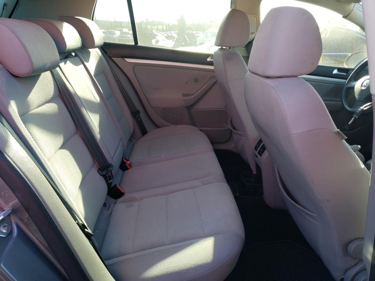 Photo 6 from auction – 2008 VOLKSWAGEN RABBIT with VIN WVWCB71K68W196129