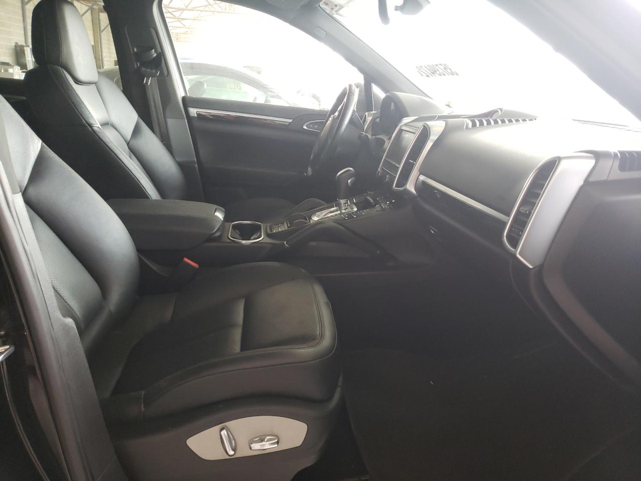 Photo 5 from auction – 2012 PORSCHE CAYENNE S with VIN WP1AE2A29CLA91854