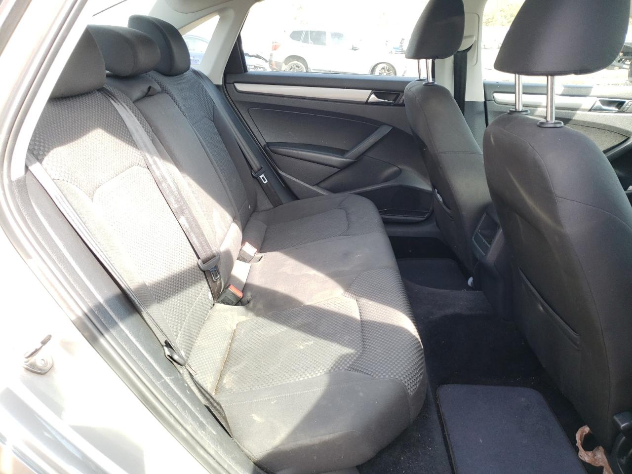 Photo 6 from auction – 2013 VOLKSWAGEN PASSAT S with VIN 1VWAP7A30DC051890