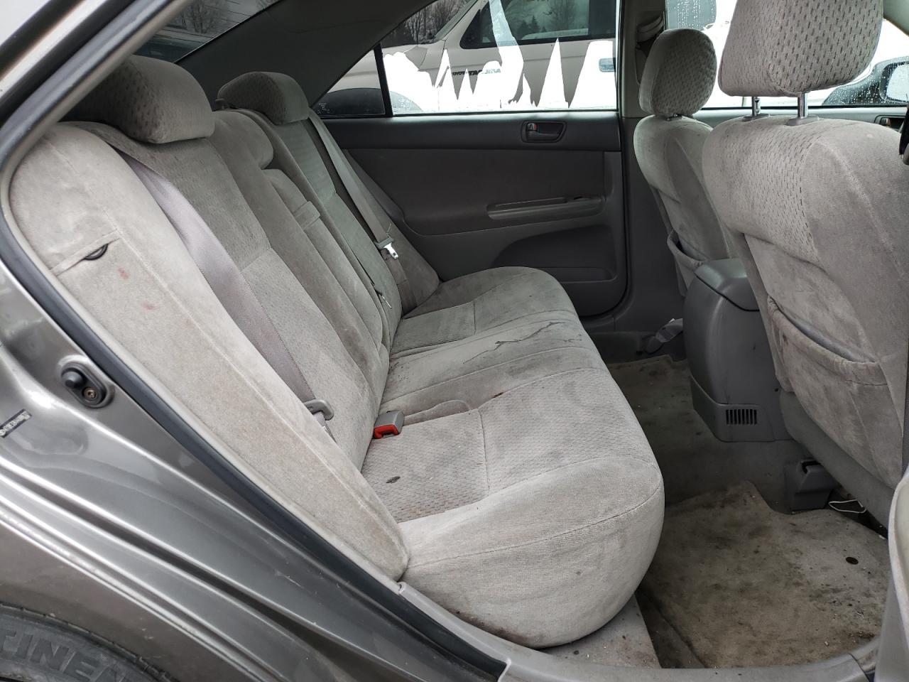 Photo 6 from auction – 2004 TOYOTA CAMRY LE with VIN 4T1BE32K44U886327