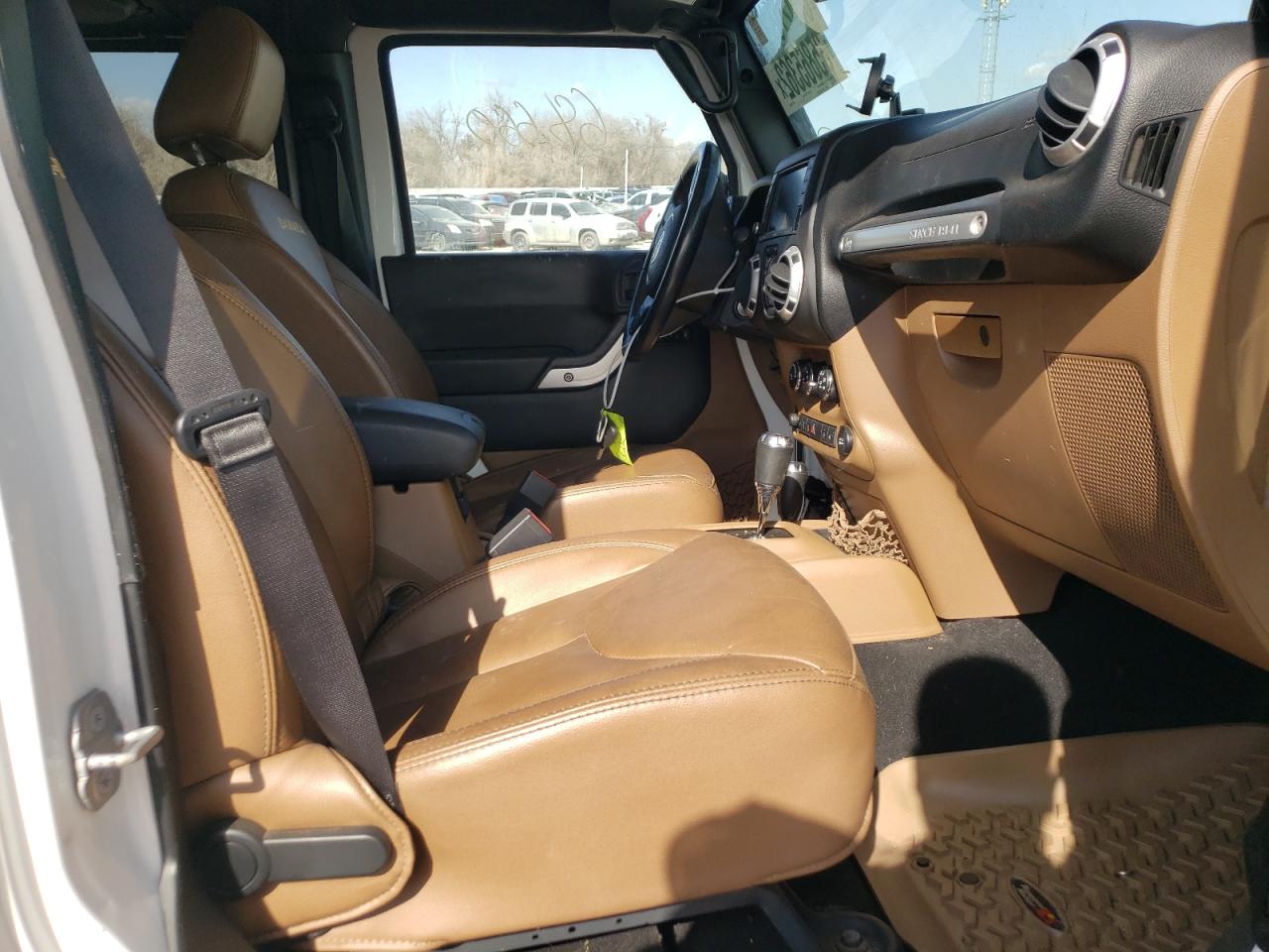 Photo 5 from auction – 2014 JEEP WRANGLER U with VIN 1C4HJWEGXEL263059