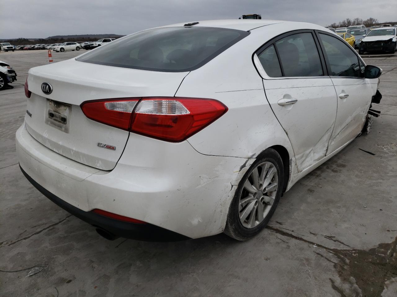 Фото 4 с аукциона – 2015 KIA FORTE EX с VIN KNAFX4A86F5280291