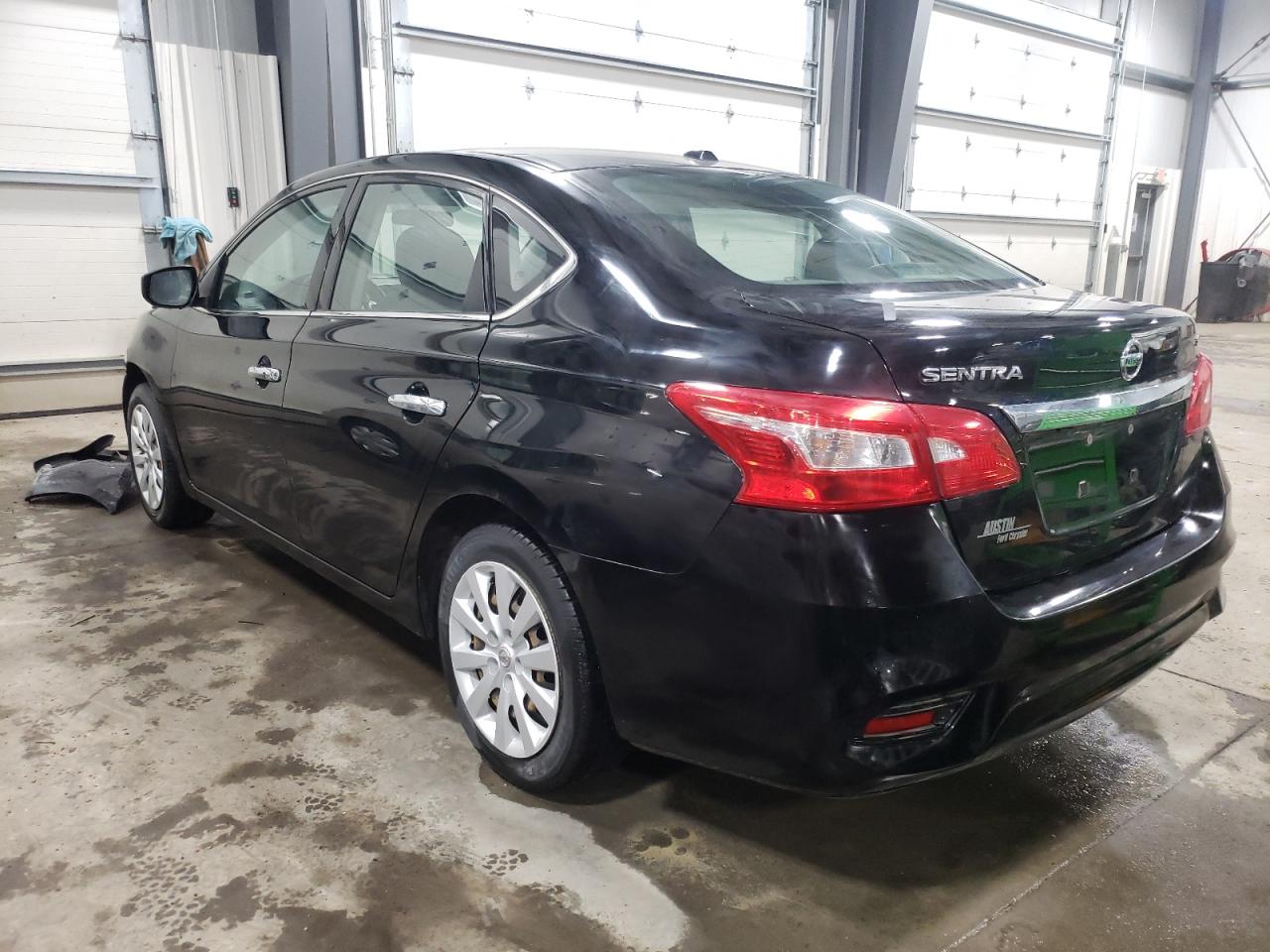 Photo 3 from auction – 2017 NISSAN SENTRA S with VIN 3N1AB7AP1HL680334