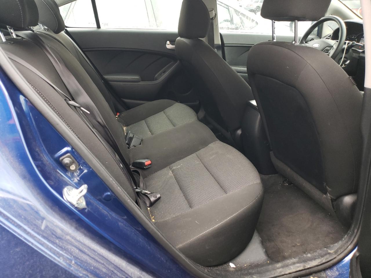 Photo 6 from auction – 2017 KIA FORTE LX with VIN 3KPFK4A70HE139894