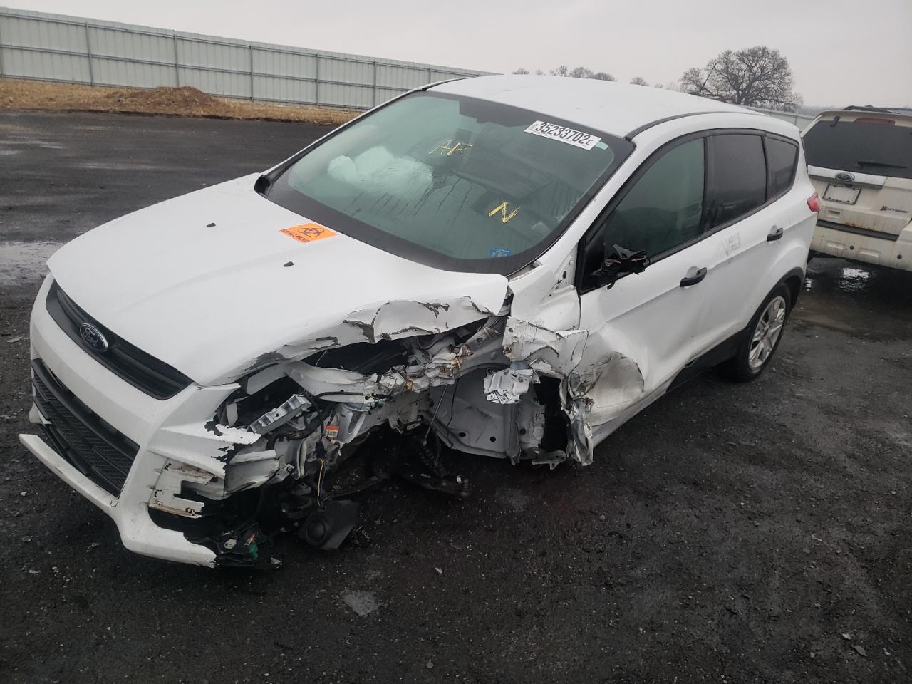 Photo 2 from auction – 2015 FORD ESCAPE S with VIN 1FMCU0F7XFUB42200