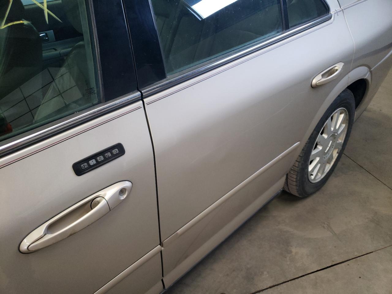 Photo 9 from auction – 2004 LINCOLN LS with VIN 1LNHM86S84Y614943