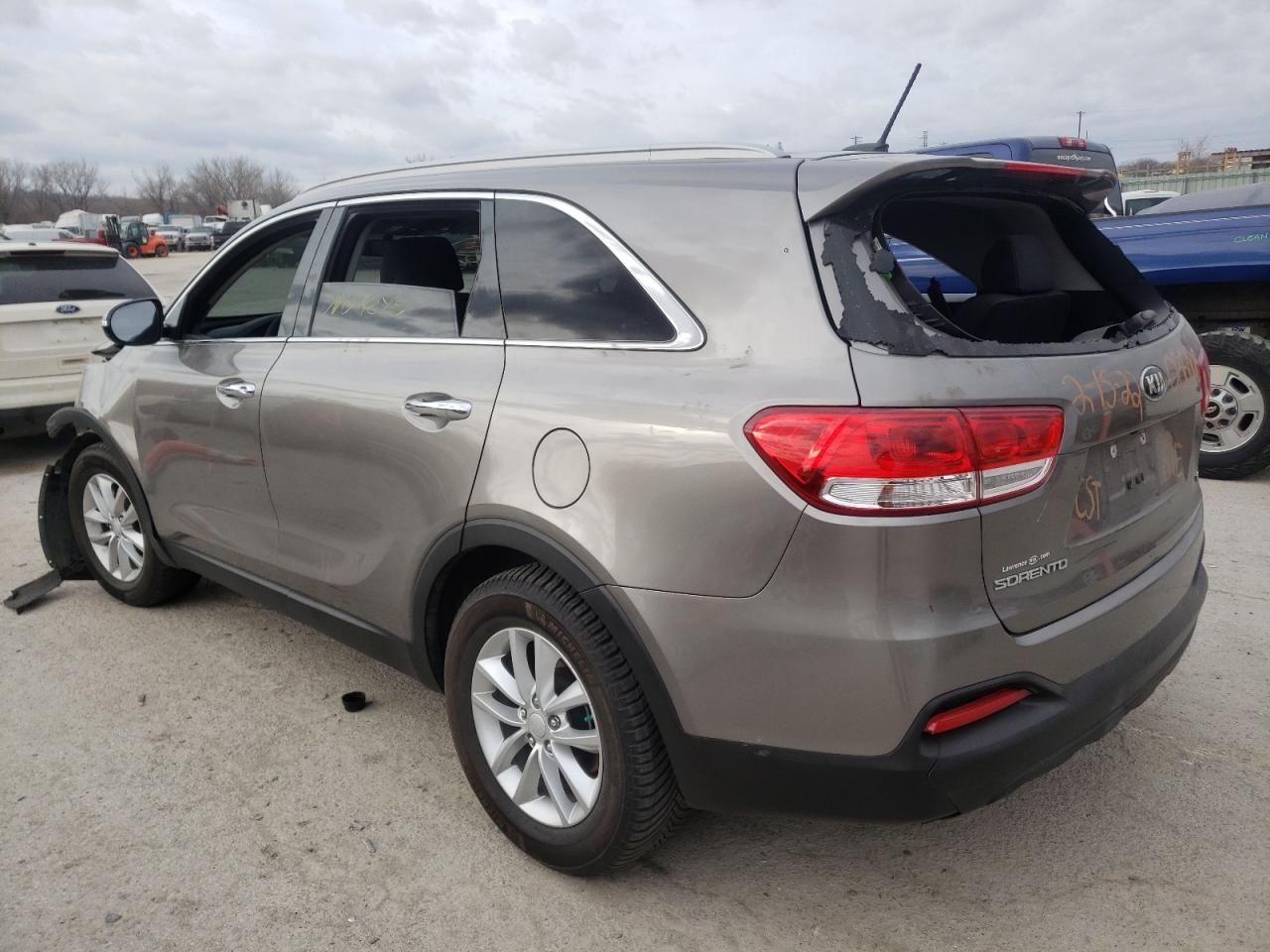 Photo 3 from auction – 2017 KIA SORENTO LX with VIN 5XYPG4A59HG201848