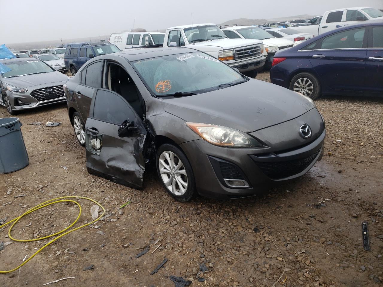 MAZDA 3 S 2011 with VIN JM1BL1W6XB1403482 - Photo from auction