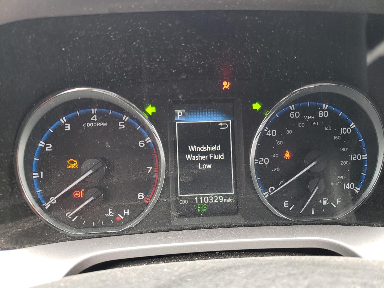 Photo 8 from auction – 2016 TOYOTA RAV4 XLE with VIN JTMWFREV3GJ061185