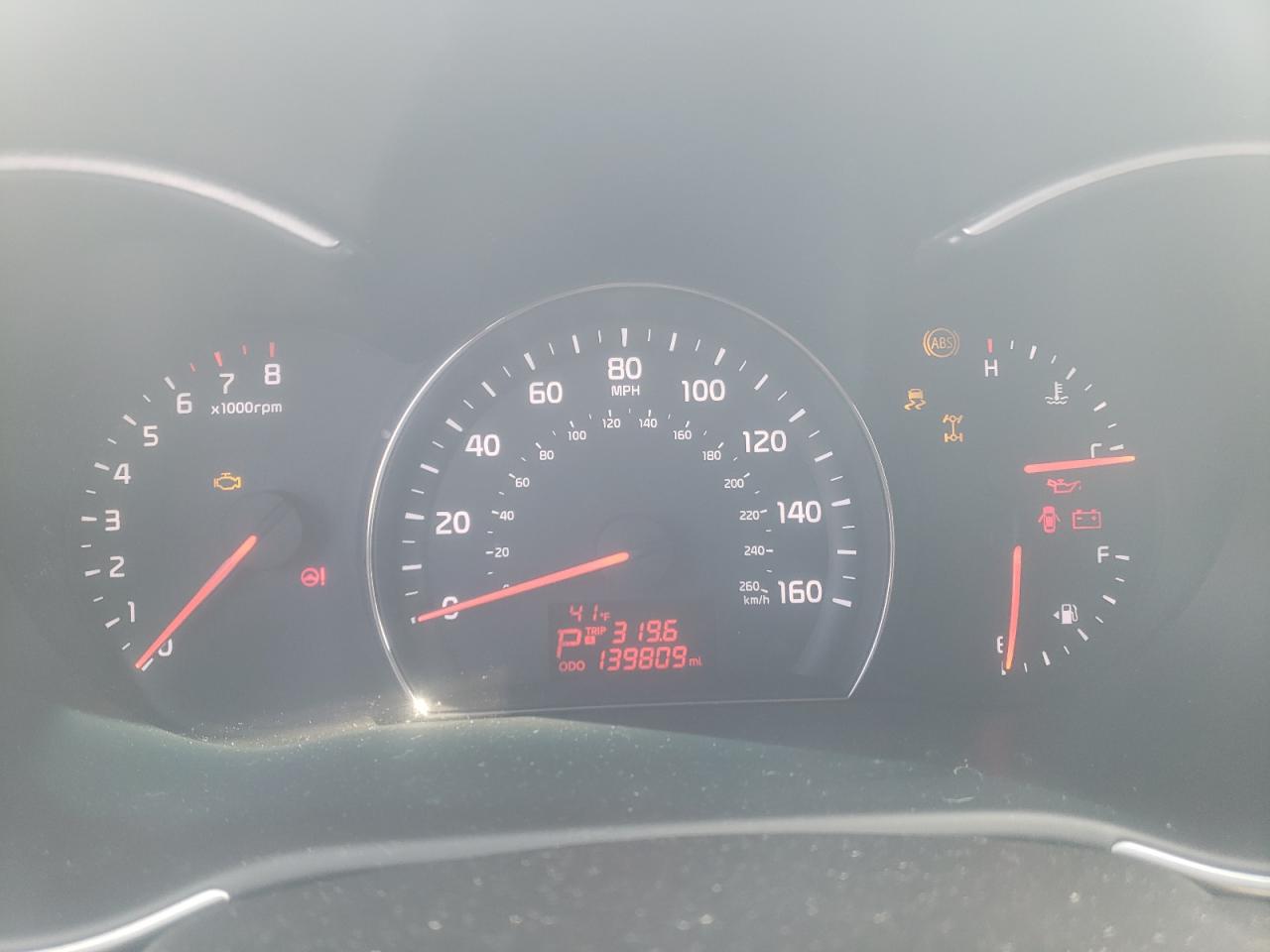 Photo 8 from auction – 2014 KIA SORENTO with VIN 5XYKTDA77EG448885